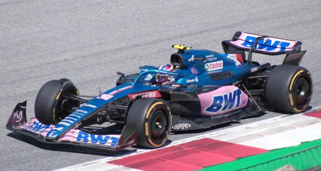 关于雷诺车队碾压红牛车队，阿隆索状态火热的信息