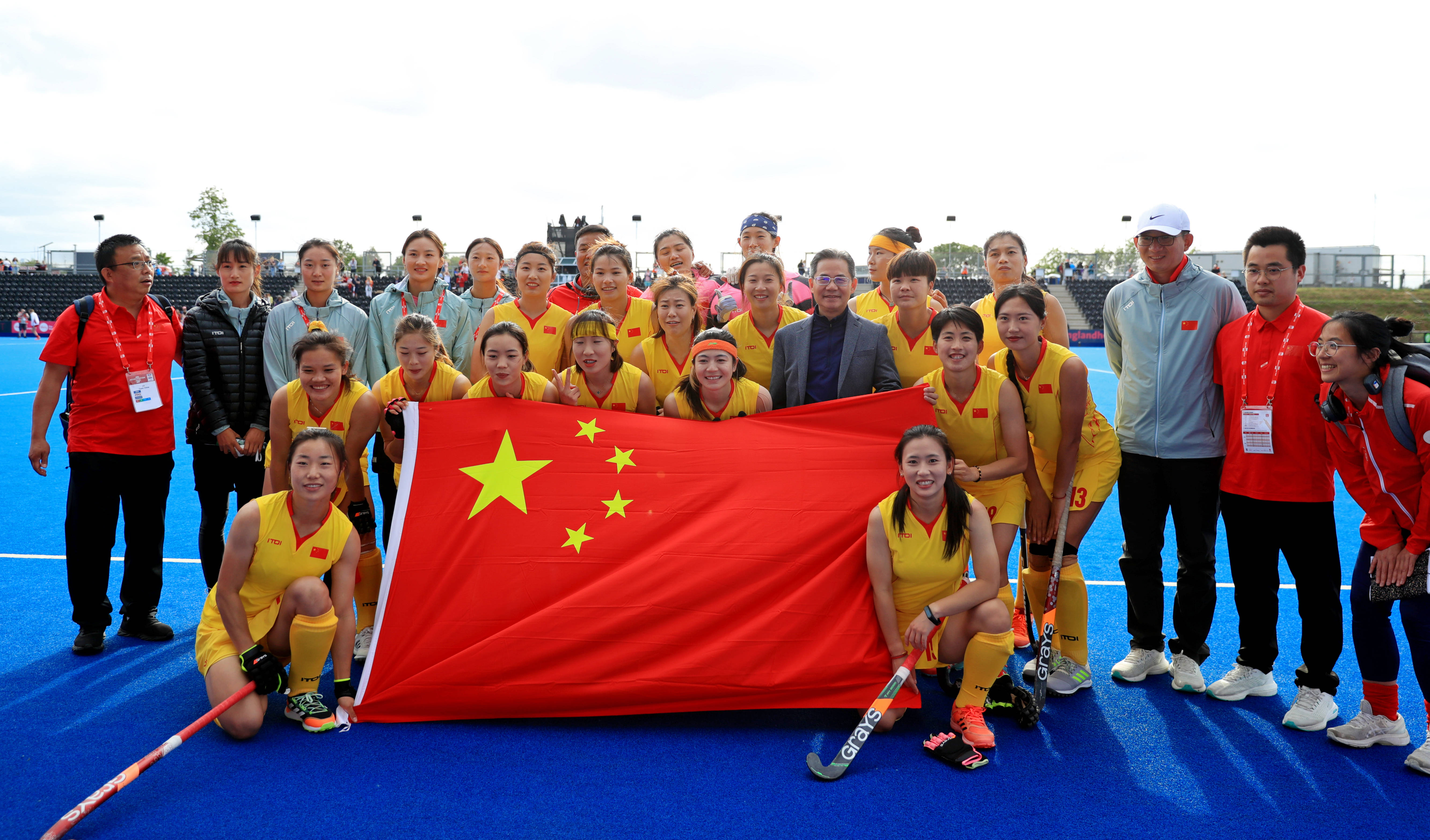 中国队险胜波兰队，波尔带队取胜