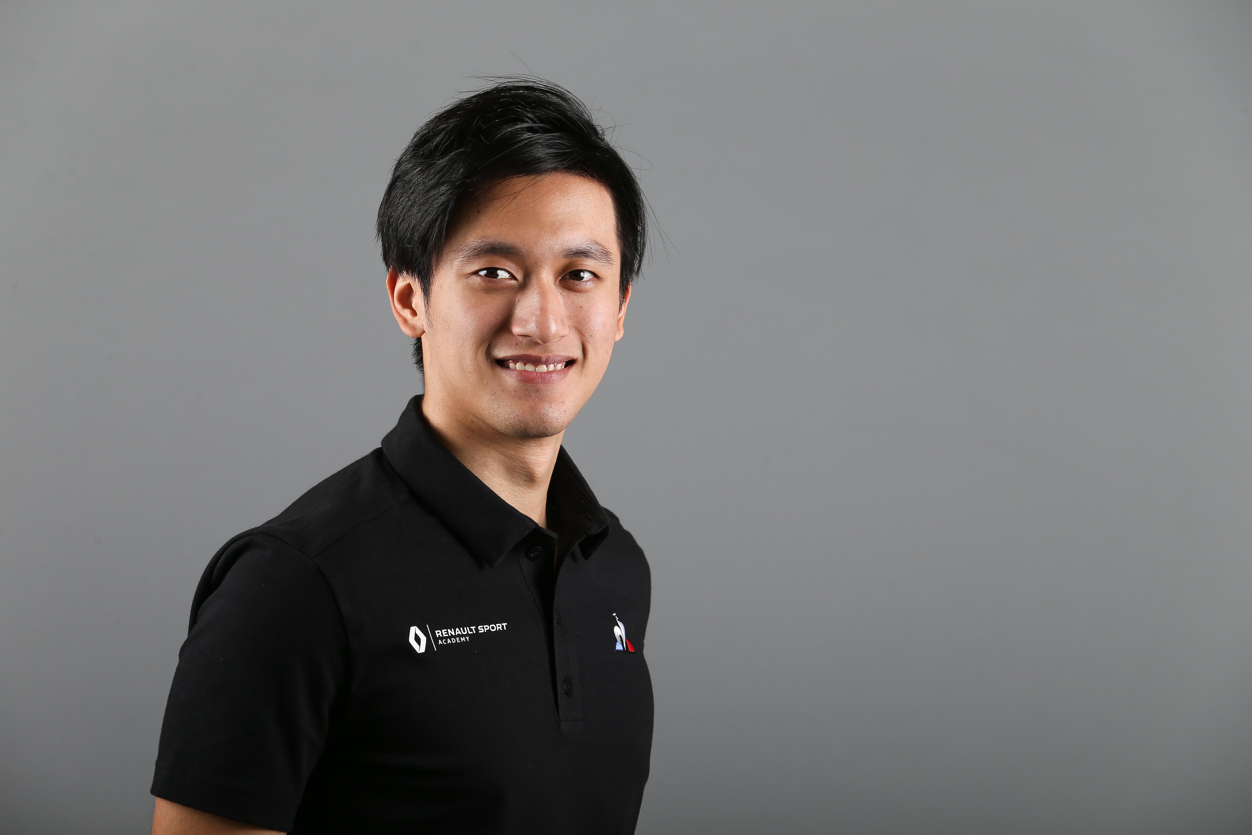 红牛二队险胜雷诺车队，周冠宇状态火热