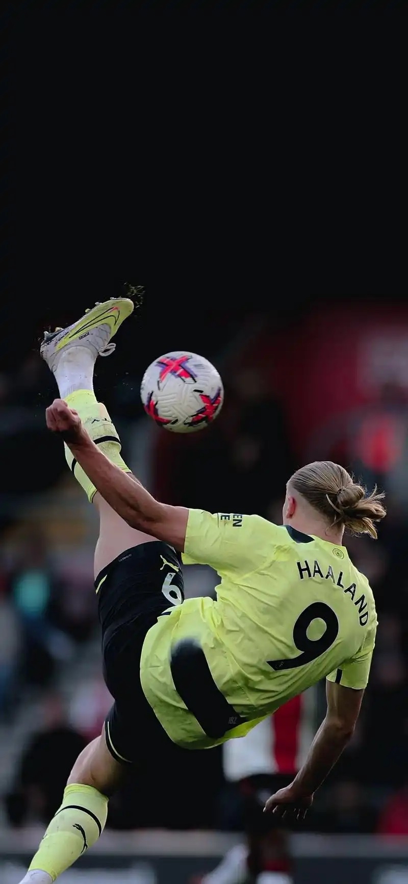 AC米兰翻盘曼联，罗德里统治全场