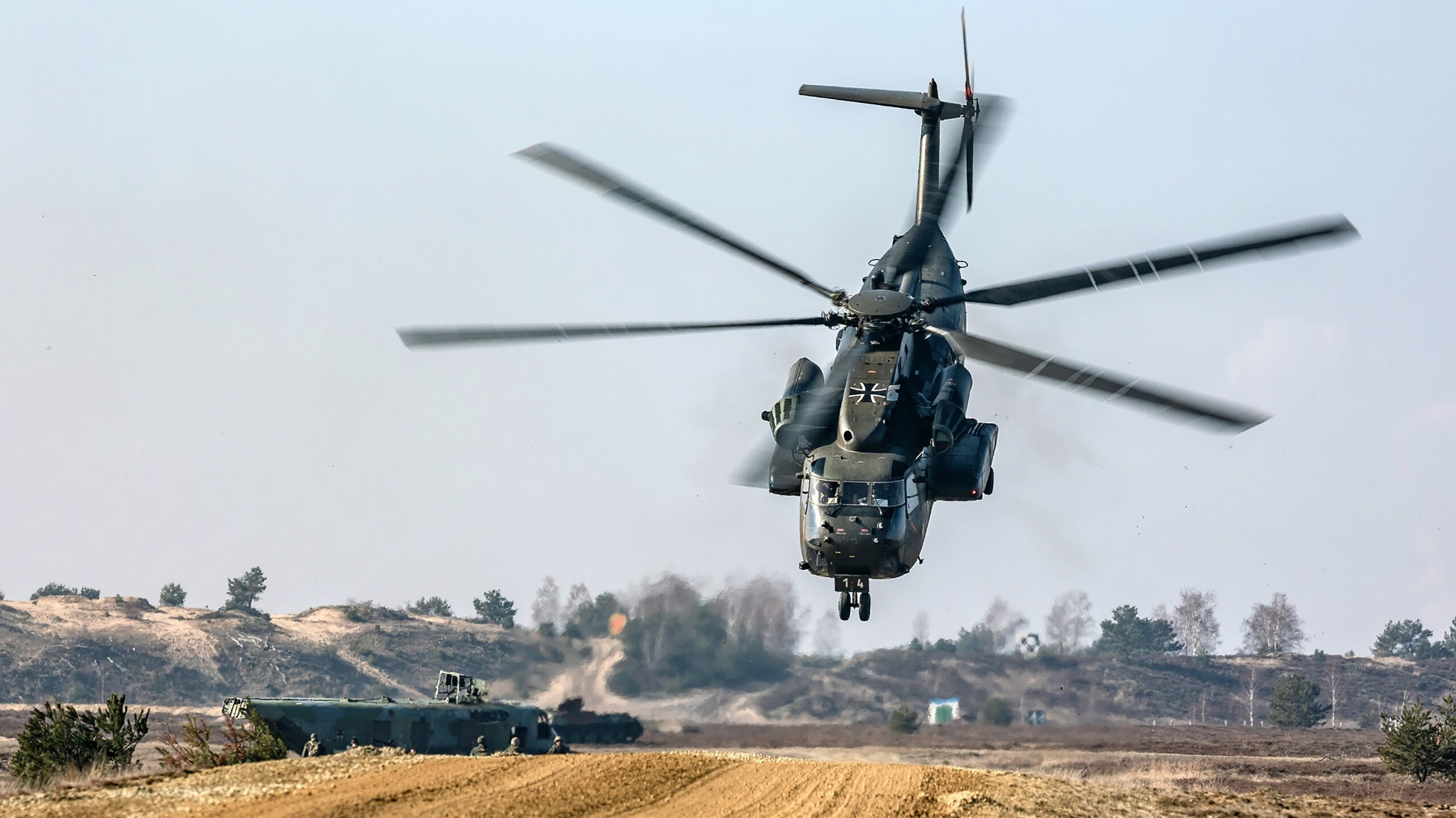 隔空呼应，德甲争冠的窒息鏖战，与哈登那记拉开分差的超远三分