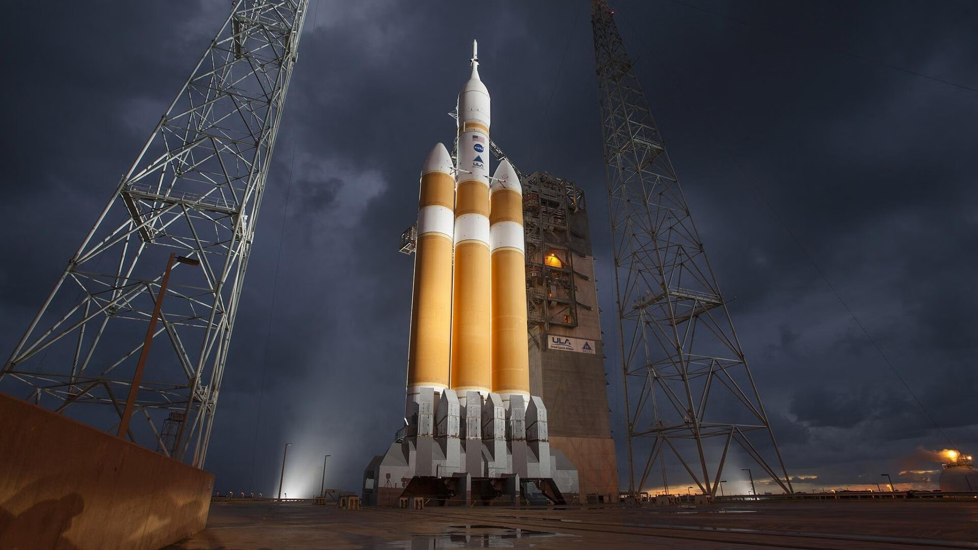 赛道与绿茵的双重奏，当智利终结悬念，恩佐在街道上演接管艺术